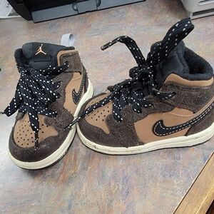 Nike Air Jordan mid se. Toddler shoes size 3c